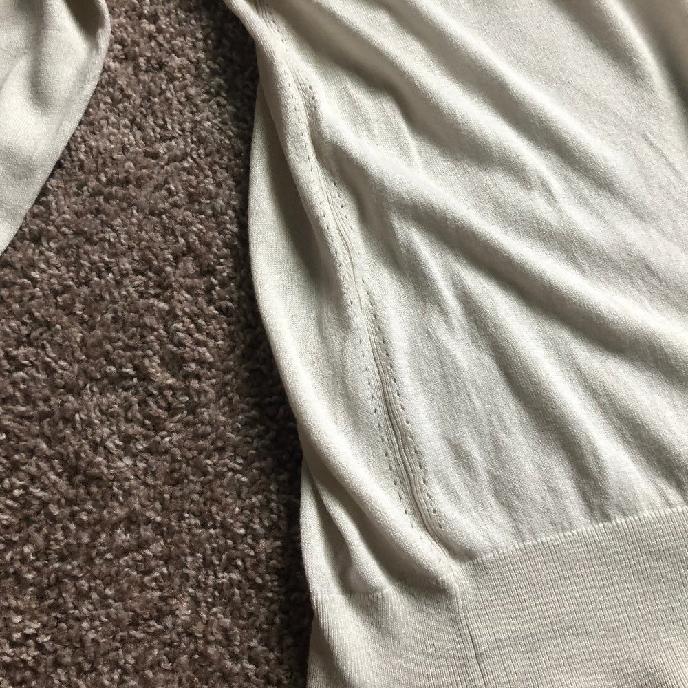 Banana Republic Cream Sweater - Small - Picture 5 of 8